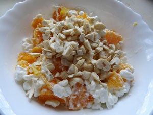 Serek wiejski przepisy na słodko - z mandarynkami i orzechami