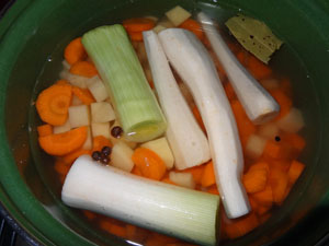 Bulion warzywny jako baza do zup i sosów